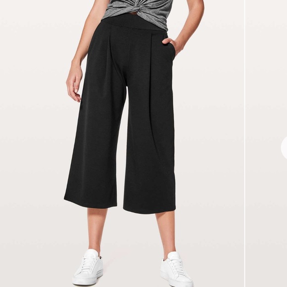 lululemon athletica Pants - Lululemon Can You Feel The Pleat Crop Pants *21" Black size 8